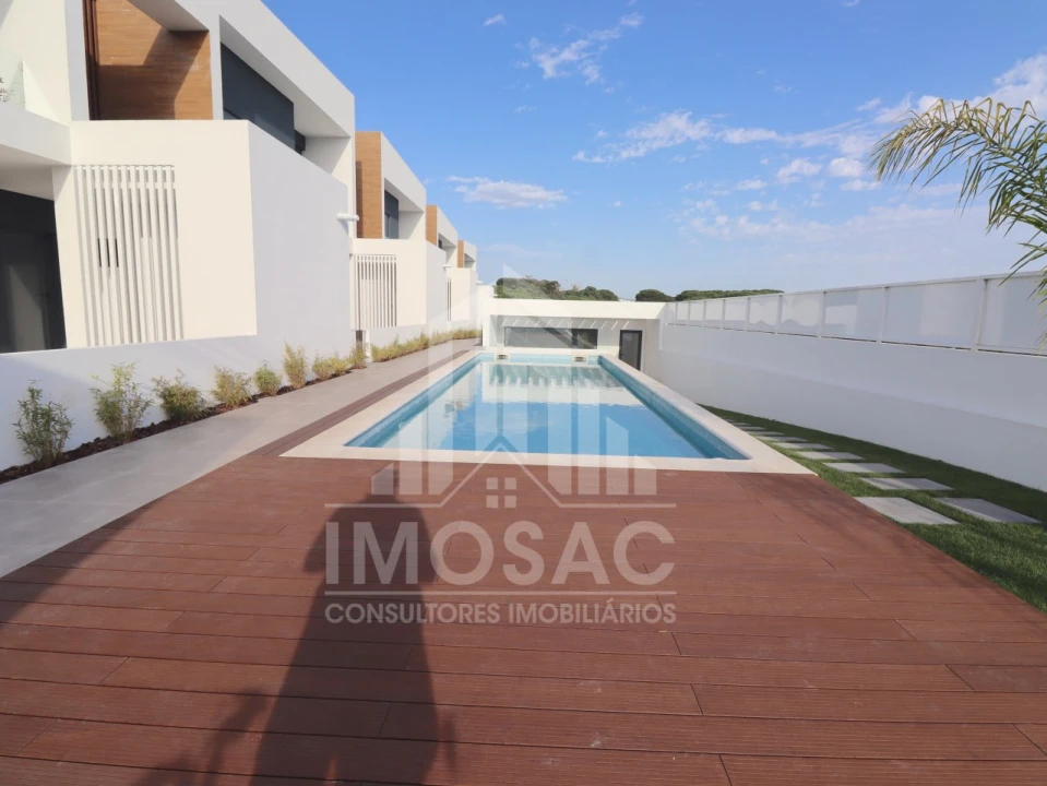 Moradia T4 para Venda em Loures Foto 14