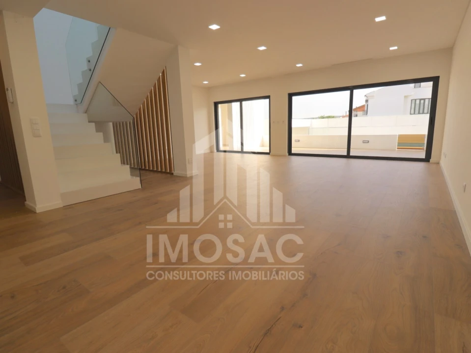 Moradia T4 para Venda em Loures Foto 15