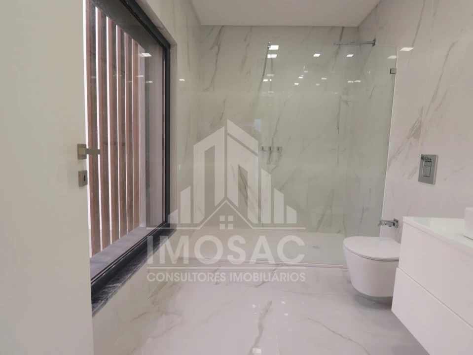 Moradia T4 para Venda em Loures Foto 25