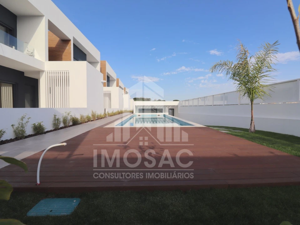 Moradia T4 para Venda em Loures Foto 33