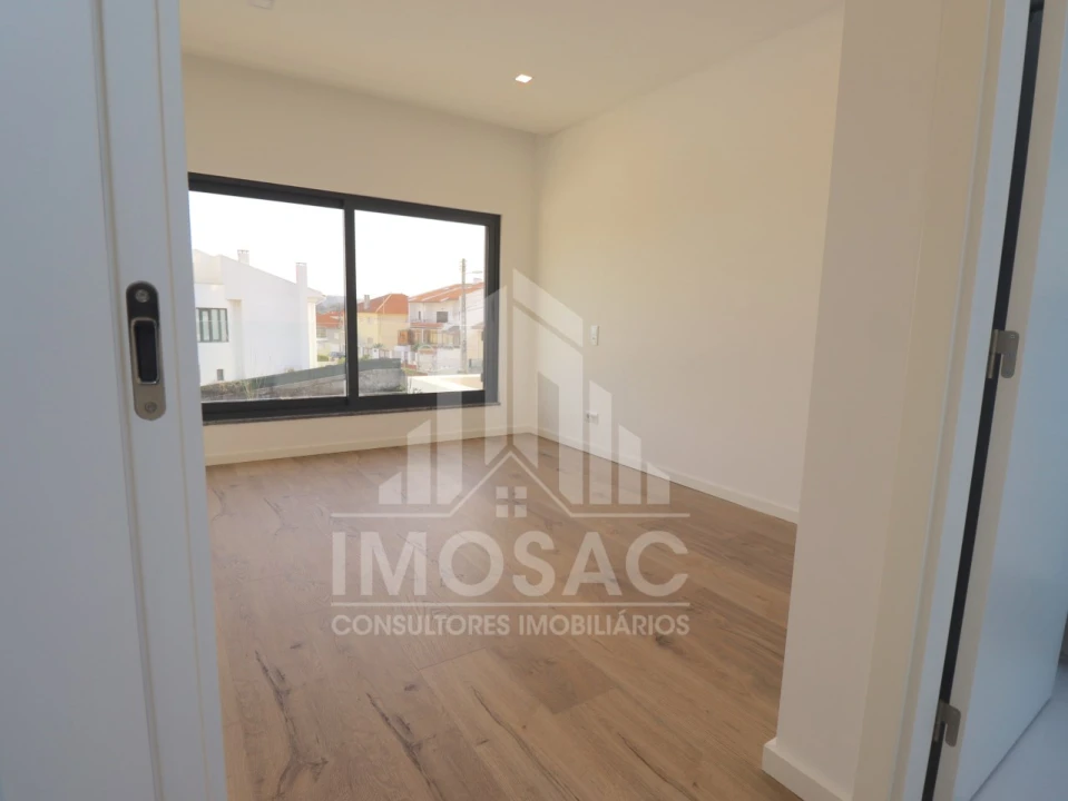Moradia T4 para Venda em Loures Foto 41