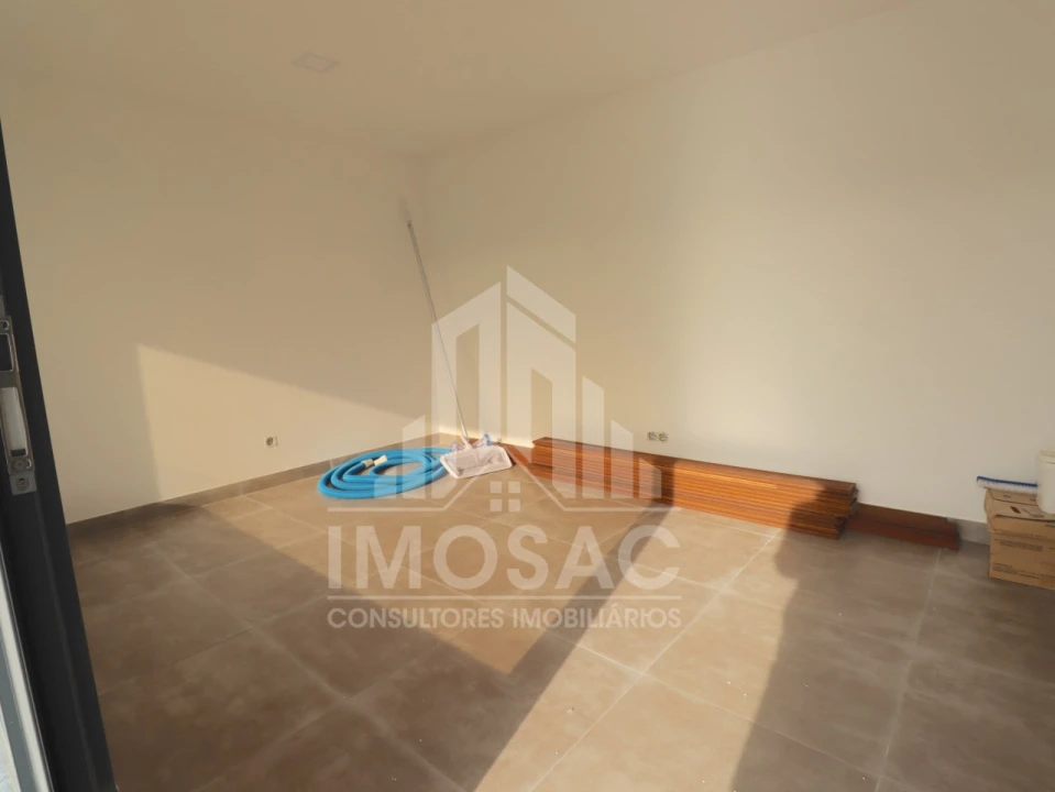Moradia T4 para Venda em Loures Foto 55