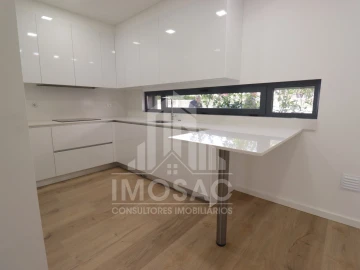 Moradia T4 para Venda em Loures