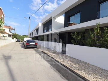 Moradia T4 para Venda em Loures