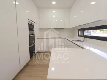 Moradia T4 para Venda em Loures