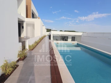 Moradia T4 para Venda em Loures