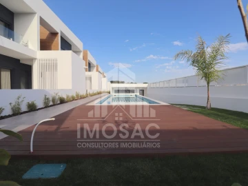 Moradia T4 para Venda em Loures