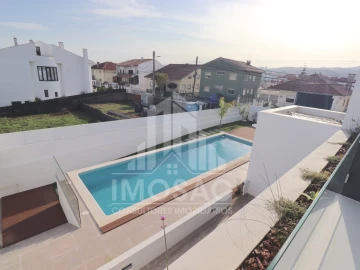 Moradia T4 para Venda em Loures