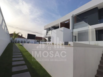 Moradia T4 para Venda em Loures