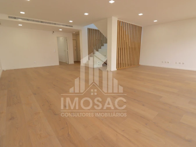 Moradia T4 para Venda em Loures Foto 2
