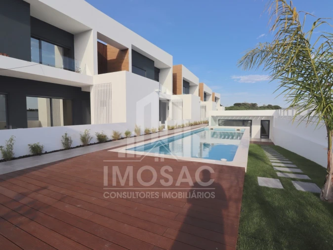 Moradia T4 para Venda em Loures Foto 9