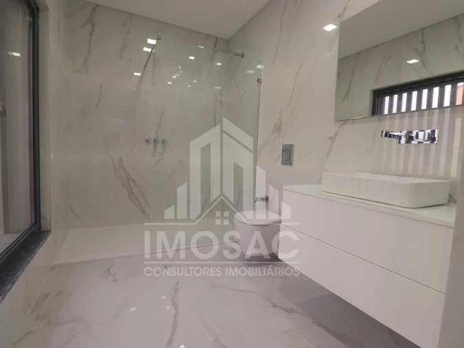 Moradia T4 para Venda em Loures Foto 13