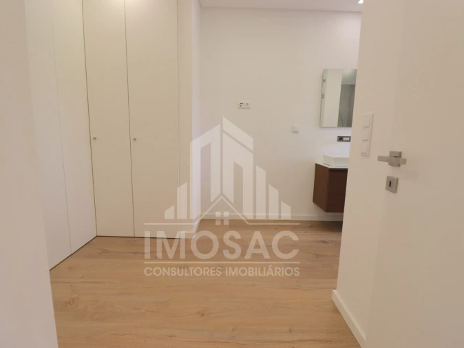 Moradia T4 para Venda em Loures Foto 34