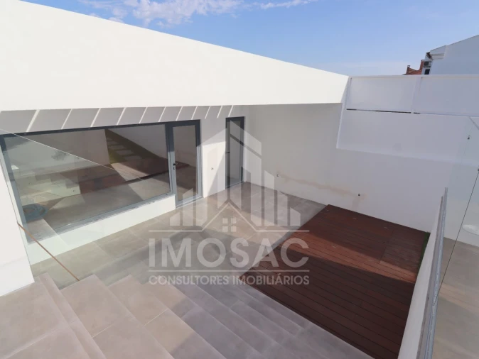 Moradia T4 para Venda em Loures Foto 38