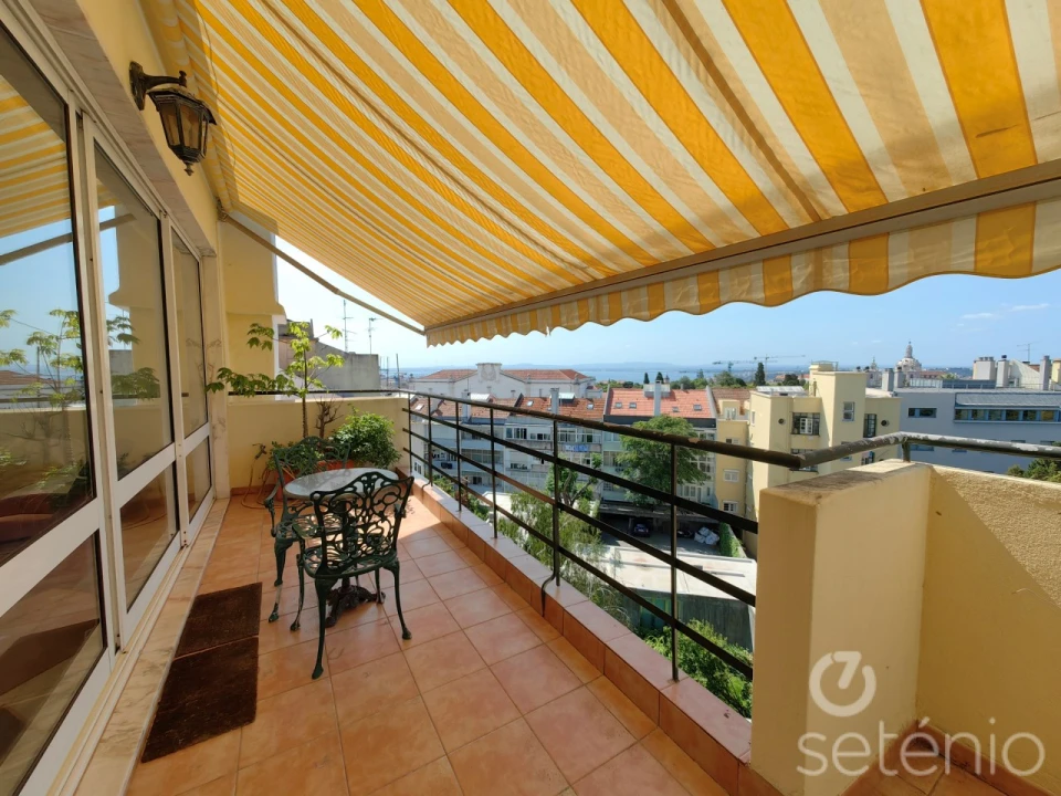 Apartamento T3 para Venda em Campo de Ourique Foto 1