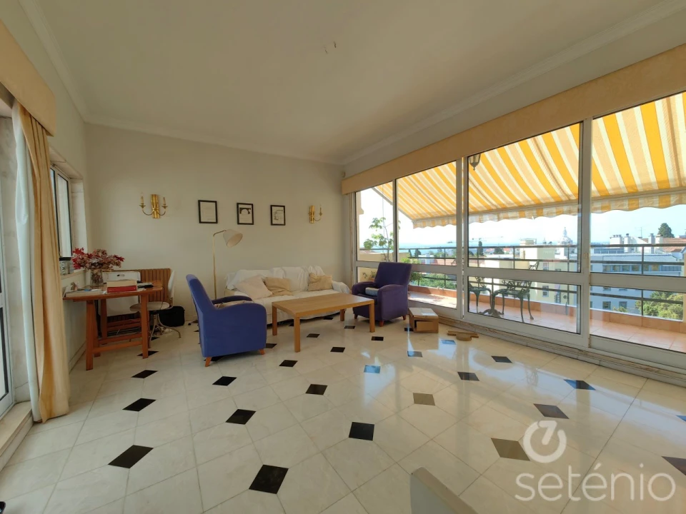 Apartamento T3 para Venda em Campo de Ourique Foto 2