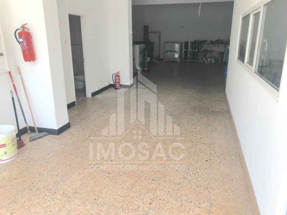 Armazém para Venda em Ramada e Caneças Foto 1