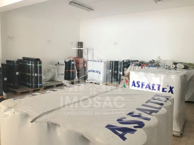 Armazém para Venda em Ramada e Caneças Foto 4