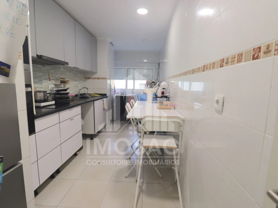 Apartamento T3 para Venda em Santo António dos Cavaleiros e Frielas Foto 1