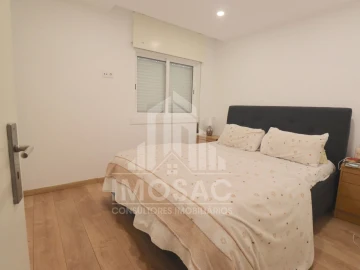 Apartamento T3 para Venda em Santo António dos Cavaleiros e Frielas