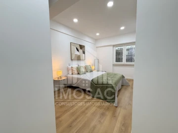 Apartamento T3 para Venda em Benfica