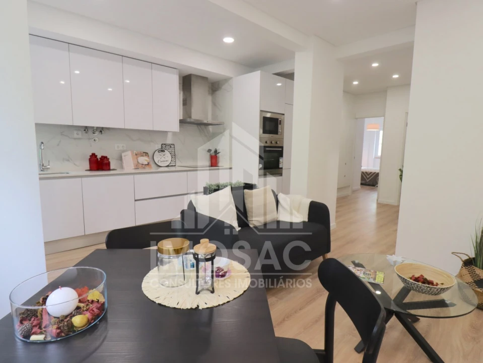 Apartamento T3 para Venda em Benfica Foto 1