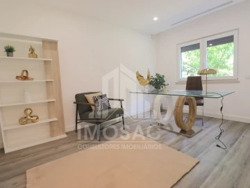 Apartamento T3 para Venda em Benfica