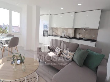 Apartamento T3 para Venda em Benfica