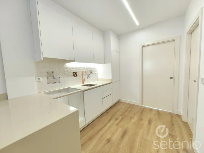 Apartamento T1 para Venda em Santo António Foto 2