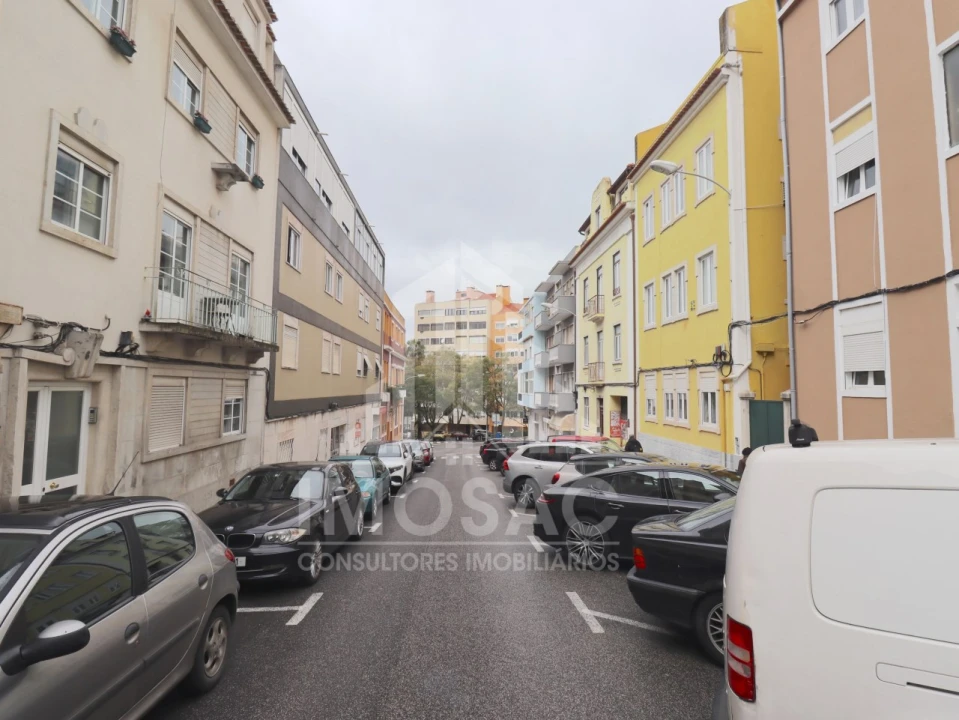 Apartamento T2 para Venda em São Domingos de Benfica Foto 14