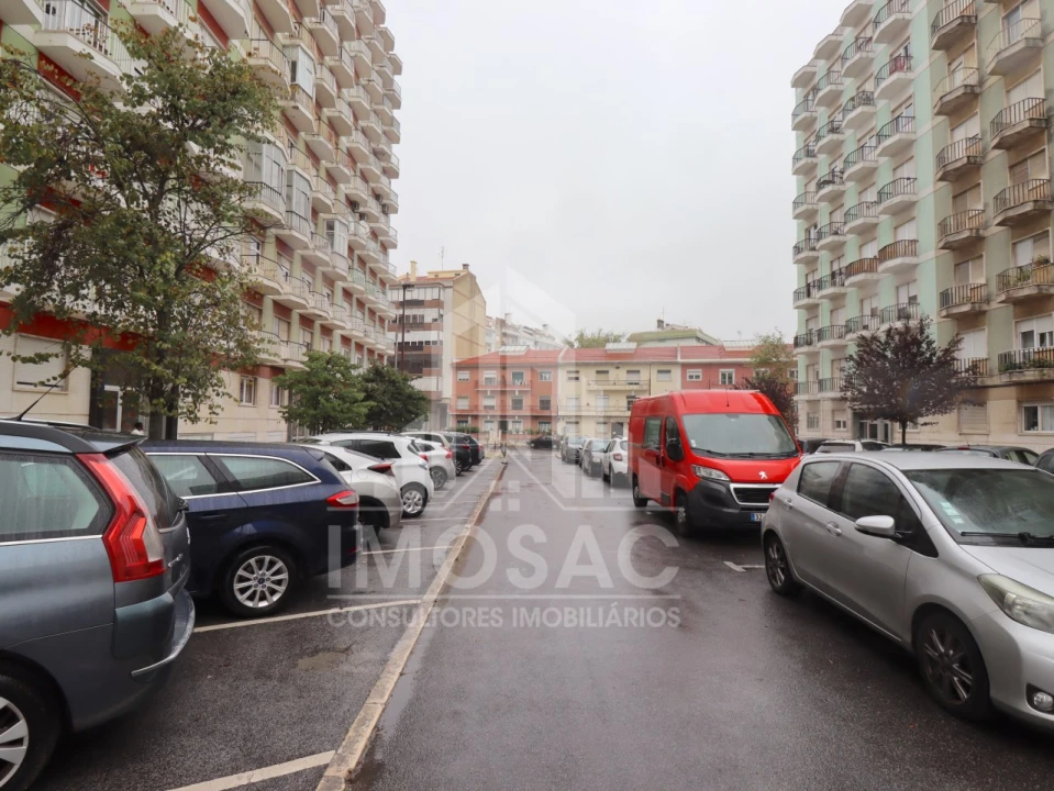 Apartamento T2 para Venda em Benfica Foto 9