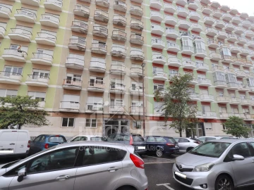 Apartamento T2 para Venda em Benfica