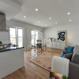 Apartamento T3 para Venda em Benfica