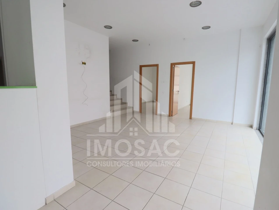 Loja para Venda em Odivelas Foto 1