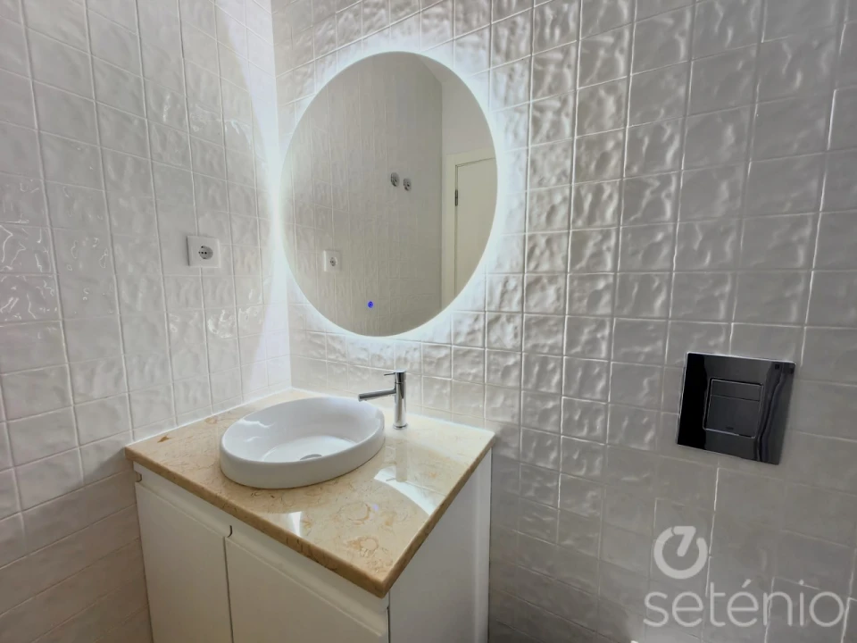 Apartamento T1 para Venda em Santo António Foto 6