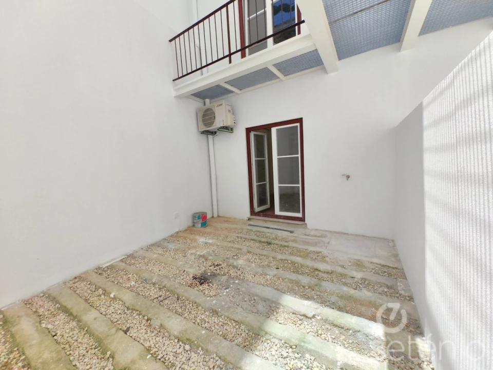 Apartamento T1 para Venda em Santo António Foto 2