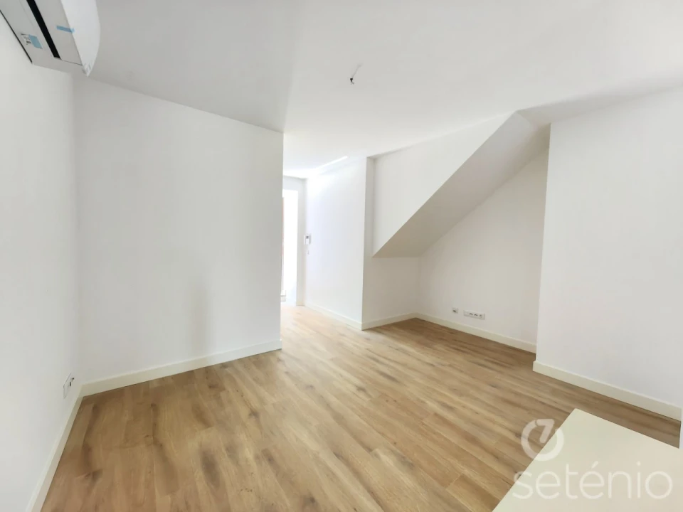 Apartamento T1 para Venda em Santo António Foto 9