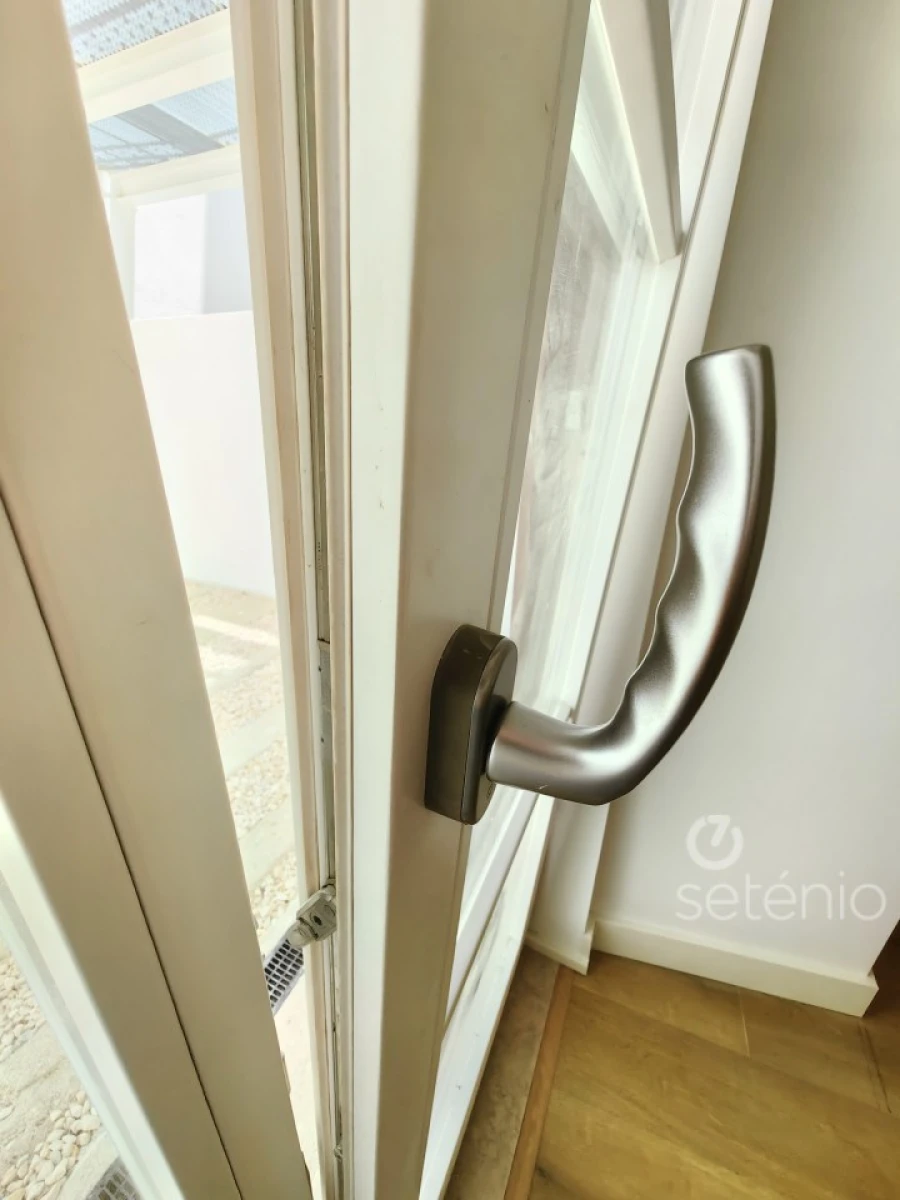 Apartamento T1 para Venda em Santo António Foto 5