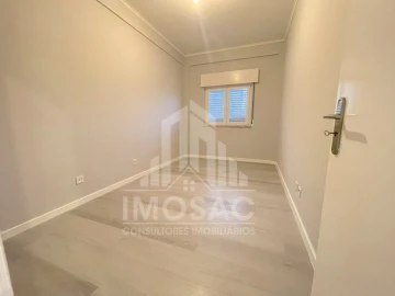 Apartamento T3 para Venda em Loures