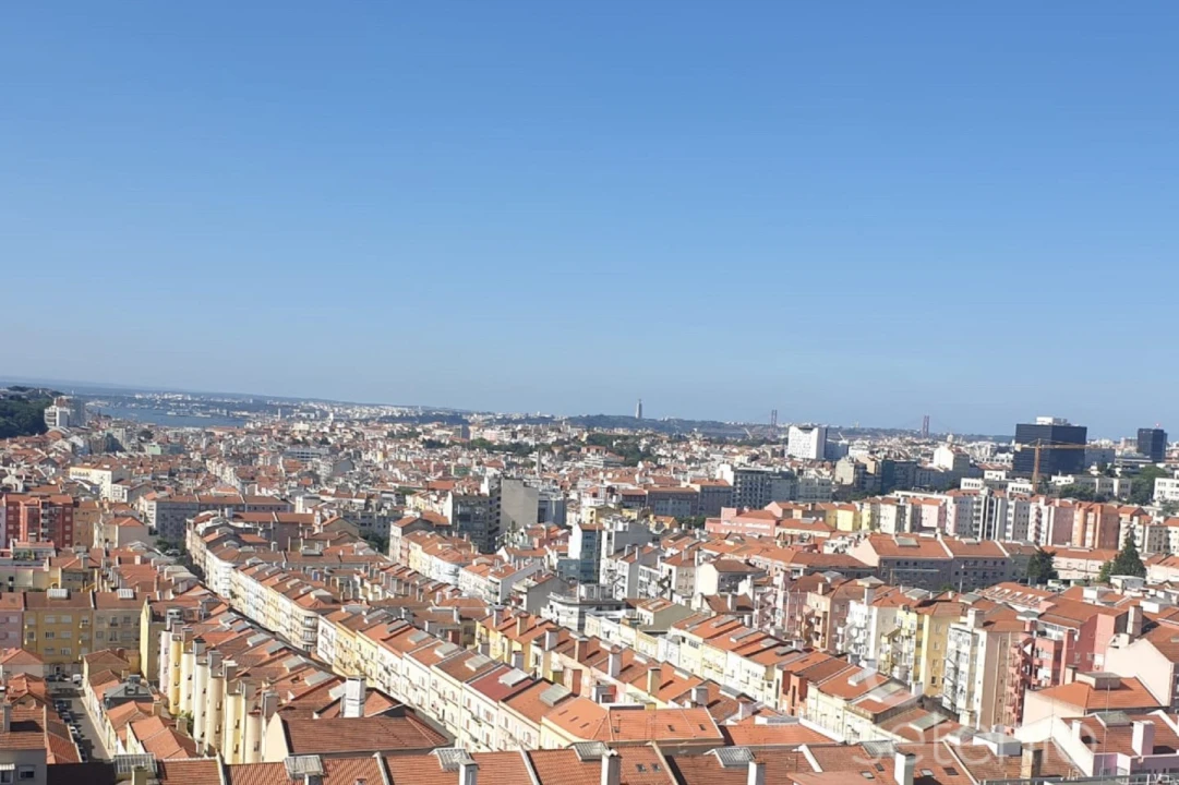 Apartamento T3 para Venda em Areeiro Foto 4
