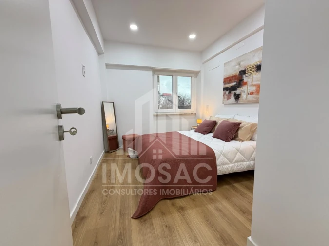 Apartamento T3 para Venda em Benfica Foto 2