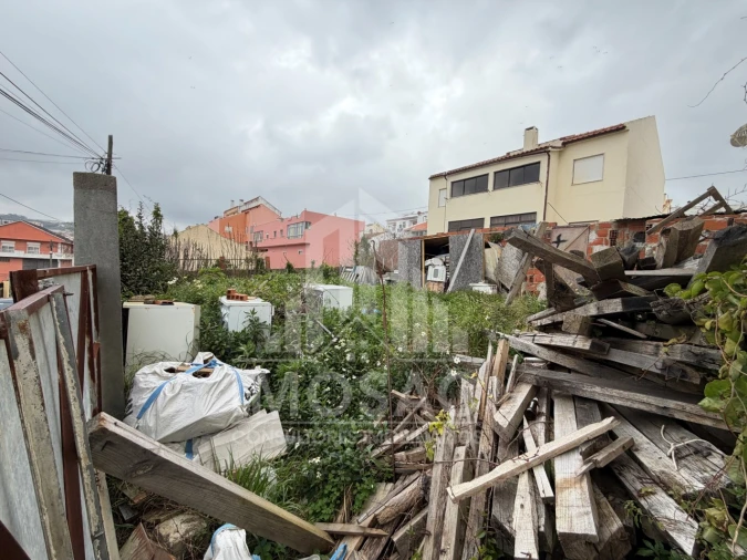 Terreno para Venda em Pontinha e Famões Foto 2
