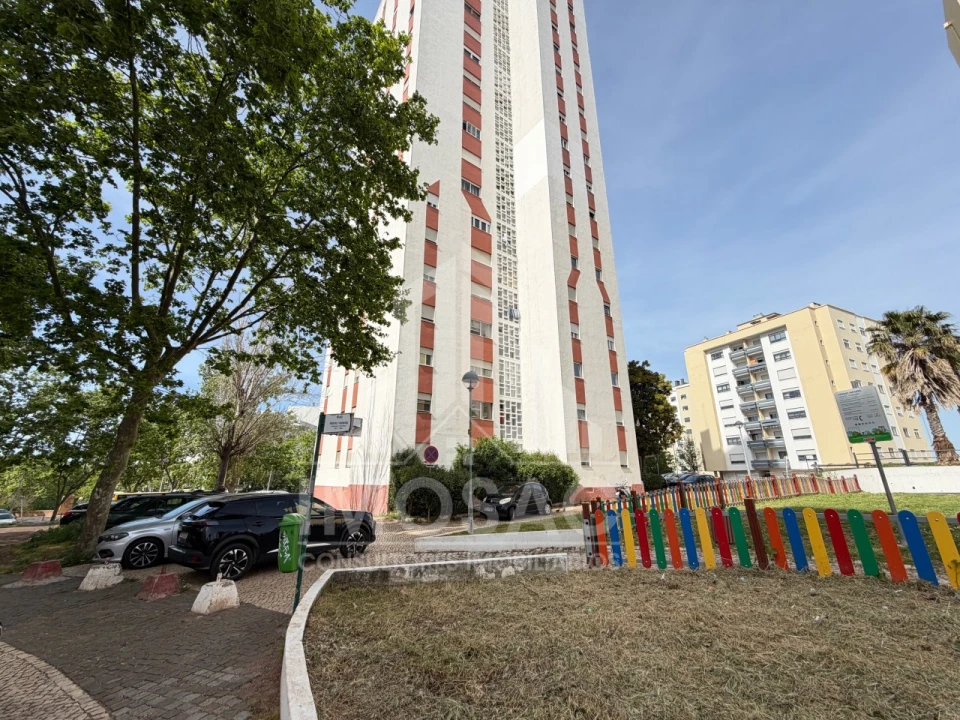 Apartamento T2 para Venda em Loures Foto 1