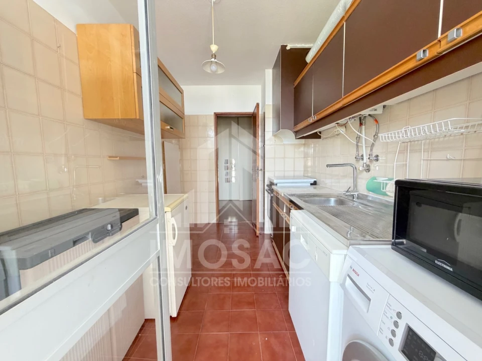 Apartamento T2 para Venda em Loures Foto 2