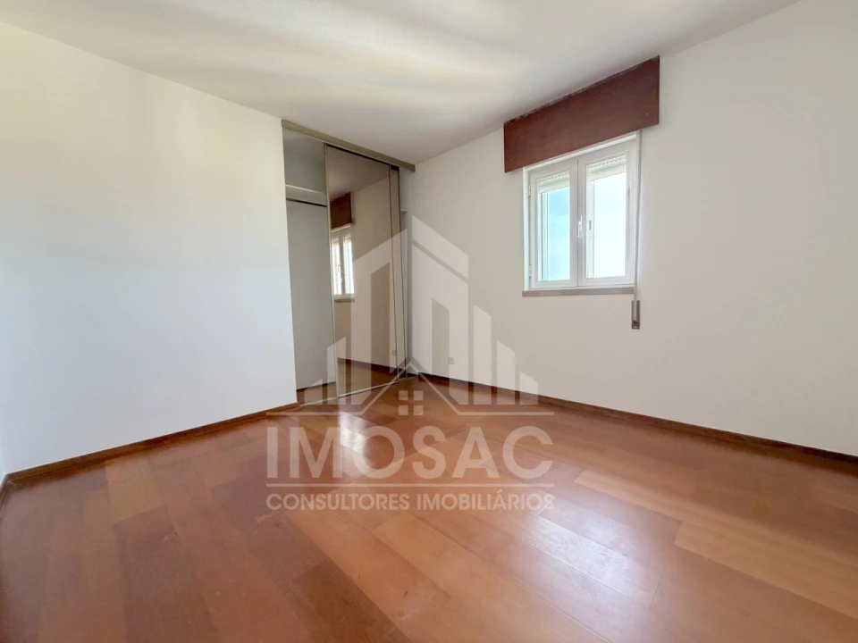 Apartamento T2 para Venda em Loures Foto 22