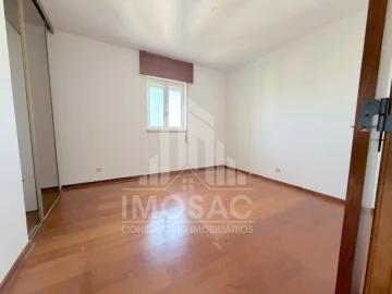 Apartamento T2 para Venda em Loures