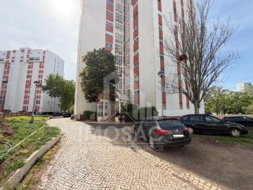 Apartamento T2 para Venda em Loures