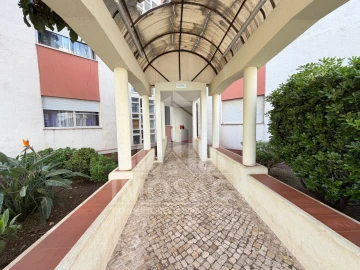 Apartamento T2 para Venda em Loures