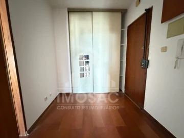 Apartamento T2 para Venda em Loures