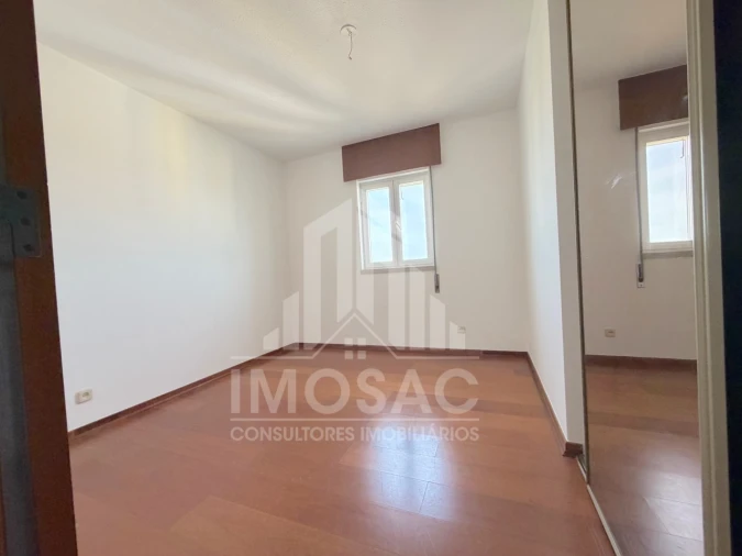 Apartamento T2 para Venda em Loures Foto 8